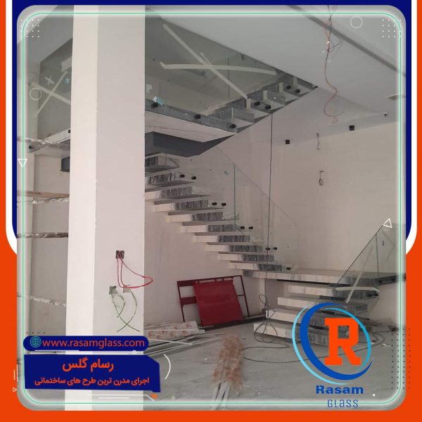 پله دوبلکس مدرن با نرده شیشه ای